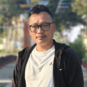 रविन गुरुङ